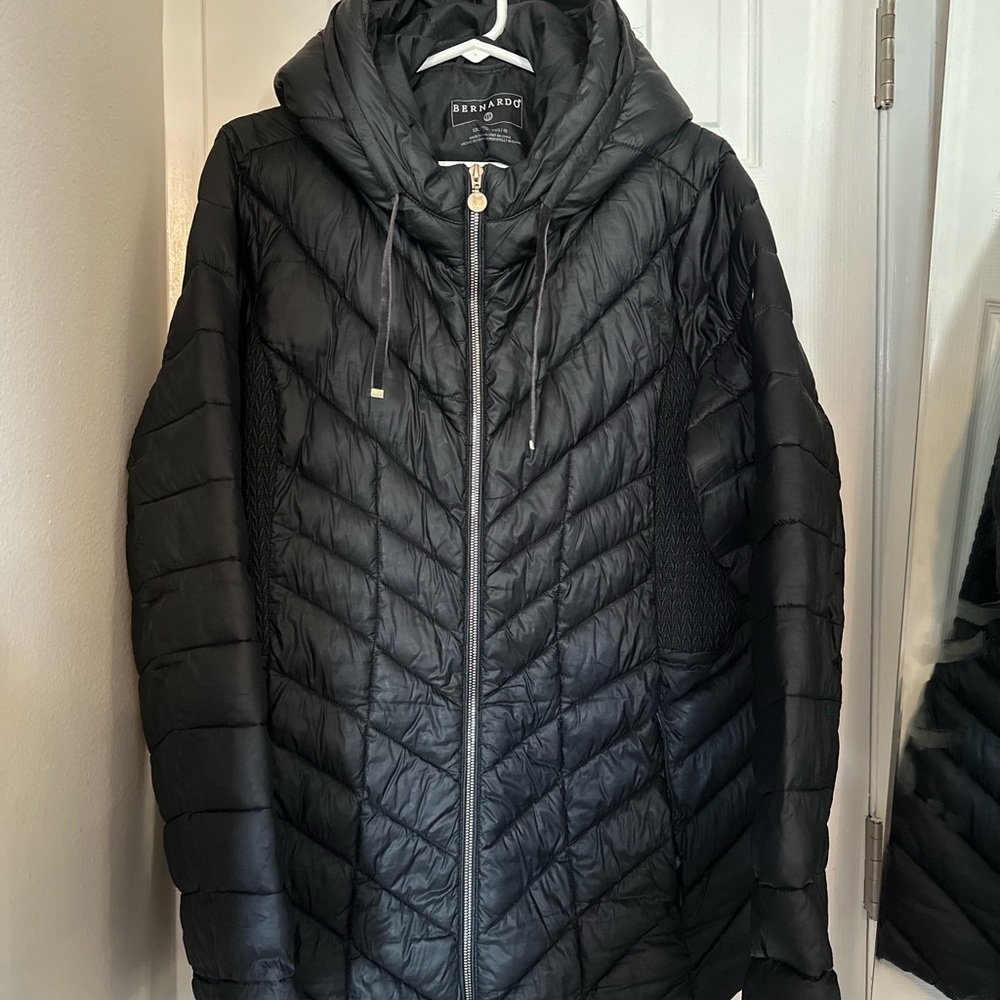 LIKE NEW Bernardo Black Quilted Puffer Jacket